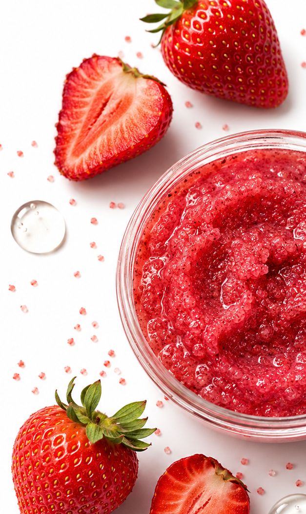 Çileklerle çilekli peeling kasesi